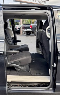Used 2017 Chrysler Pacifica LX image 12