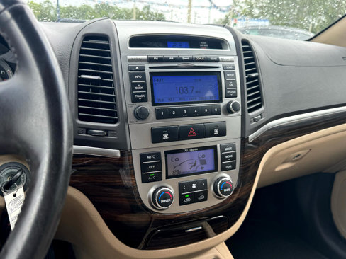 Used 2011 Hyundai Santa Fe Limited image 23