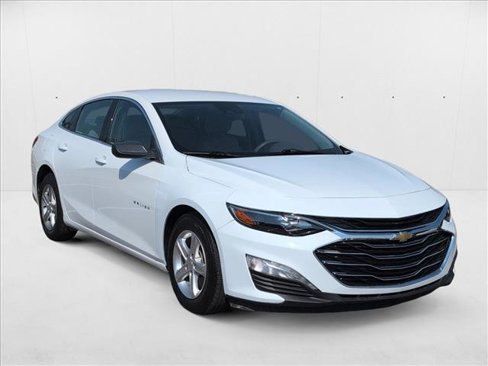 Used 2023 Chevrolet Malibu LS image 3