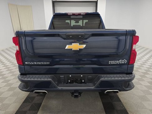 Used 2022 Chevrolet Silverado 1500 High Country w/ High Country Premium Package image 4