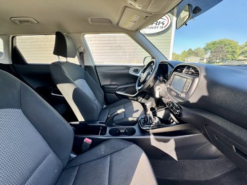Used 2020 Kia Soul LX image 18