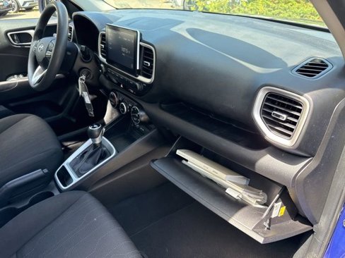 Certified 2022 Hyundai Venue SE w/ Cargo Package image 24