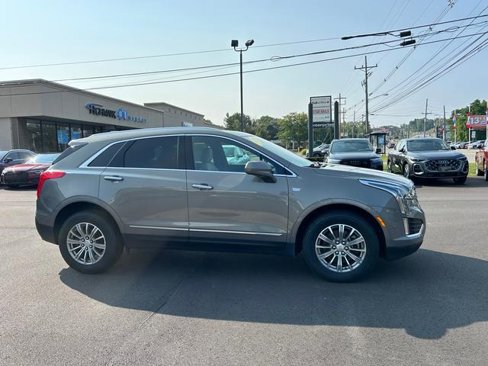 Used 2019 Cadillac XT5 Luxury image 2