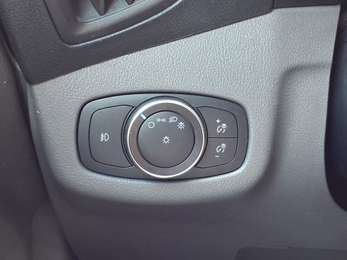 Used 2020 Ford Transit Connect XLT image 16