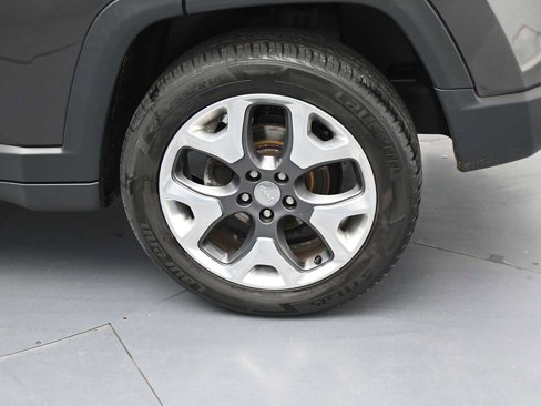 Used 2018 Jeep Compass Limited w/ Navigation Group image 5
