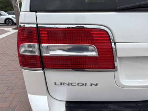 Used 2009 Lincoln Navigator 4WD image 42