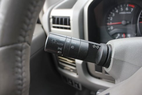 Used 2004 Nissan Armada LE w/ (SR2) Sunroof Pkg (LE) image 15