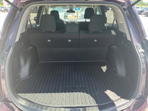 Used 2018 Toyota RAV4 LE image 22