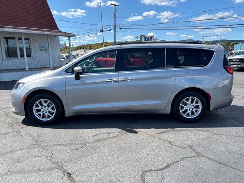 Used 2017 Chrysler Pacifica LX image 4