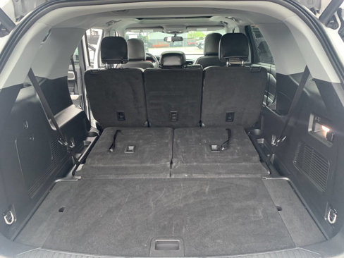 Used 2023 Ford Explorer XLT image 29