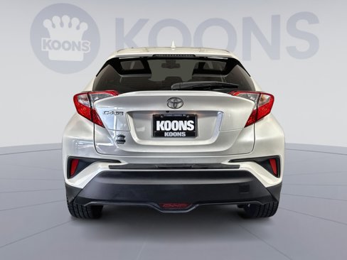 Used 2018 Toyota C-HR XLE image 5