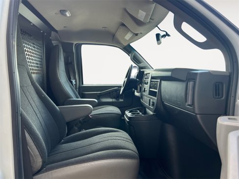 Used 2023 GMC Savana 2500 w/ Driver Convenience Package image 15