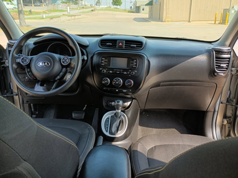 Used 2016 Kia Soul + image 16