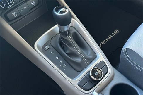 New 2025 Hyundai Venue SEL image 18