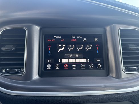 Used 2019 Dodge Charger SXT image 18