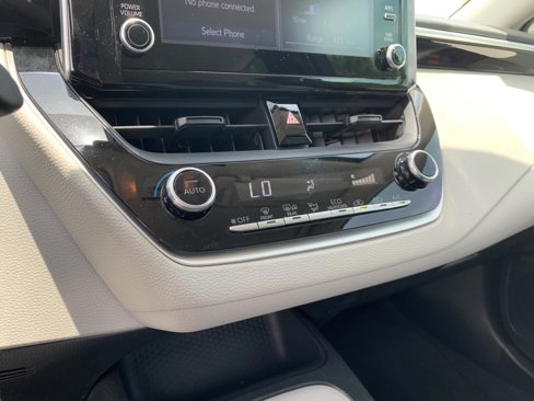 Used 2020 Toyota Corolla LE image 27