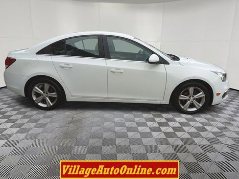 Used 2015 Chevrolet Cruze LT image 13