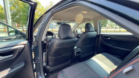 Used 2017 Toyota Camry image 38