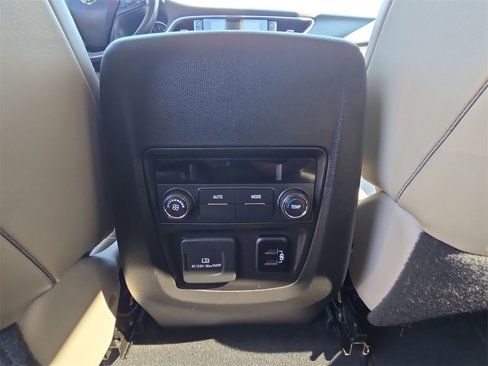 Certified 2018 Buick Enclave Essence image 22