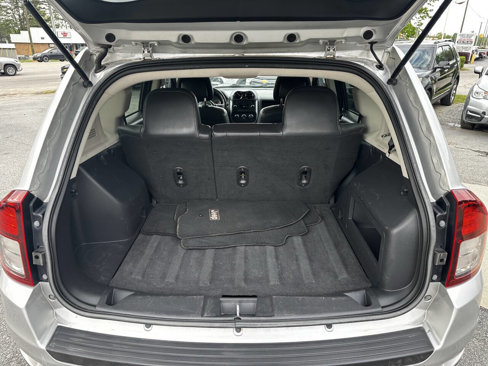 Used 2014 Jeep Compass Latitude image 15