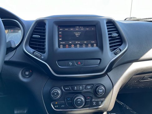 Used 2019 Jeep Cherokee Latitude Plus image 14