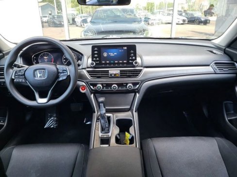 Used 2018 Honda Accord LX image 5