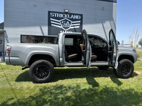 Used 2020 Toyota Tacoma Limited image 26
