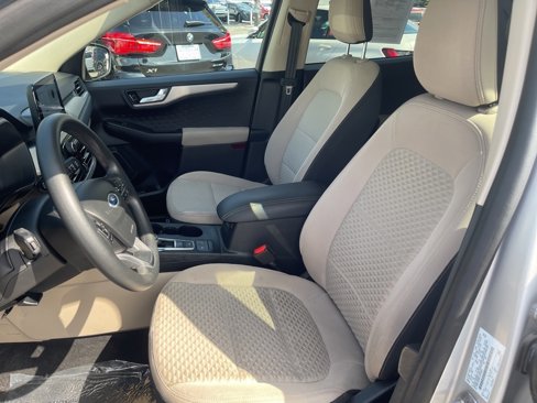Used 2020 Ford Escape SE image 13