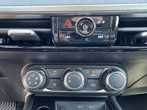 New 2025 Nissan Kicks SV image 19
