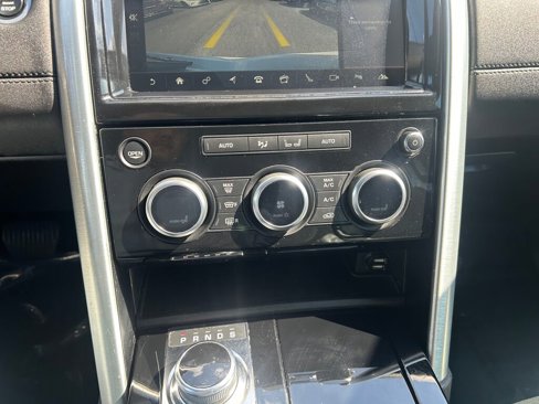 Used 2018 Land Rover Discovery HSE image 21