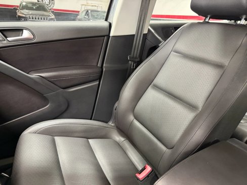 Used 2016 Volkswagen Tiguan S image 49