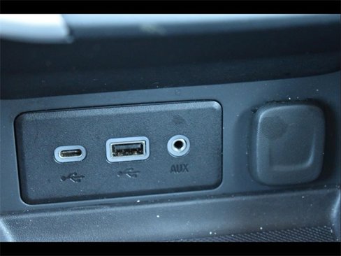 Used 2024 GMC Terrain SLE image 9