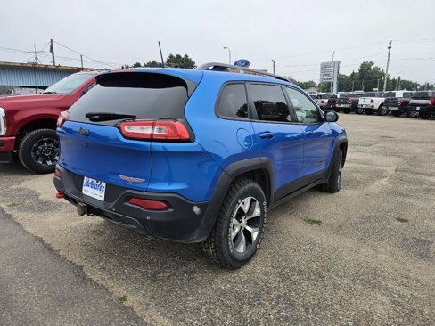 Used 2018 Jeep Cherokee Trailhawk w/ Cold Weather Group image 6