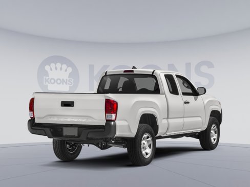 Used 2017 Toyota Tacoma SR image 2