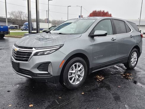 Used 2023 Chevrolet Equinox LT image 2