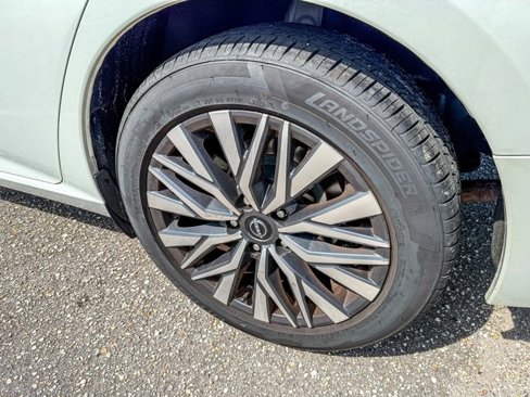 Used 2023 Nissan Altima 2.5 SV image 7