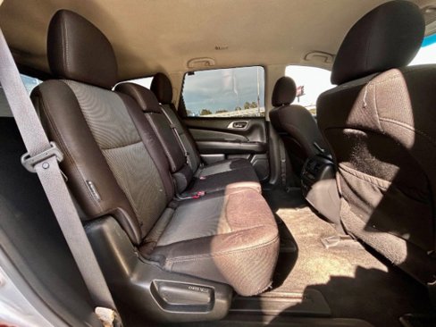 Used 2019 Nissan Pathfinder SV image 9
