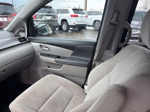 Used 2016 Honda Odyssey SE image 15