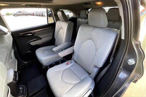 Used 2021 Toyota Highlander Platinum image 26