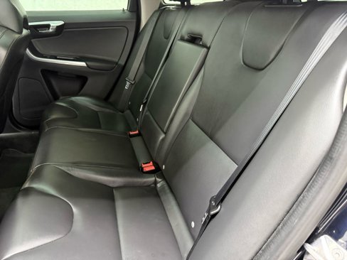 Used 2017 Volvo XC60 T5 Dynamic w/ Preferred Option Package image 25