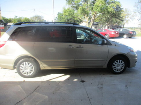 Used 2008 Toyota Sienna LE image 16