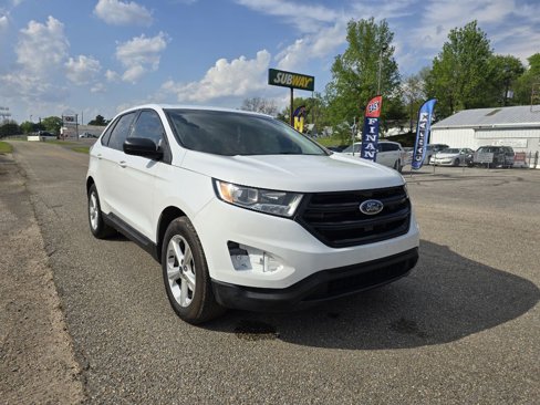 Used 2015 Ford Edge SE image 3