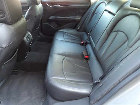 Used 2017 Buick LaCrosse Essence image 23