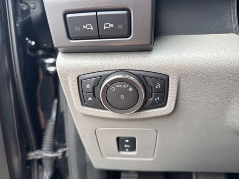 Used 2016 Ford F150 XLT w/ Equipment Group 302A Luxury image 19