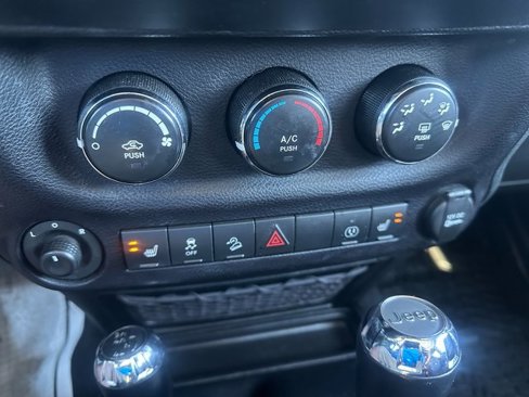 Used 2016 Jeep Wrangler Unlimited Sport image 21