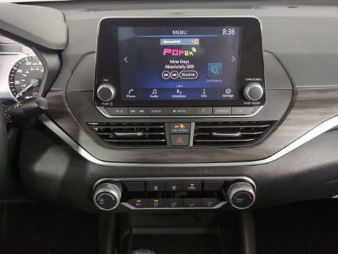 Used 2024 Nissan Altima 2.5 SV image 19