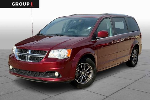 Used 2017 Dodge Grand Caravan SXT image 1