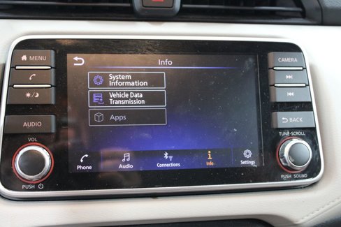 Used 2022 Nissan Versa SV image 32