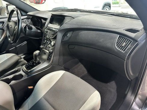 Used 2016 Hyundai Genesis 3.8 image 21