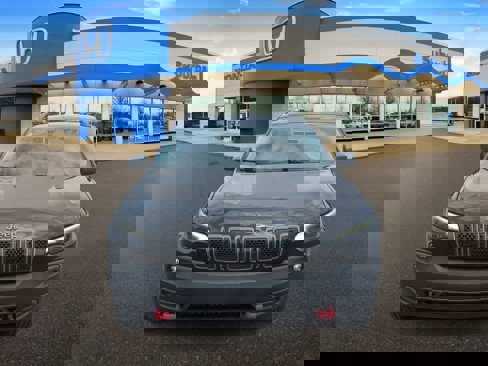 Used 2019 Jeep Cherokee Trailhawk w/ Cold Weather Group image 3